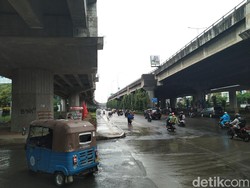 Bina Marga Bakal Perbaiki Jl DI Panjaitan Tempat Genangan Aneh Malam Ini