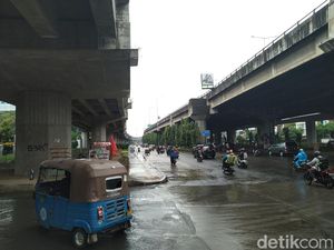 Bina Marga Bakal Perbaiki Jl DI Panjaitan Tempat Genangan Aneh Malam Ini Bina Marga Bakal Perbaiki Jl DI Panjaitan Tempat Genangan Aneh Malam Ini