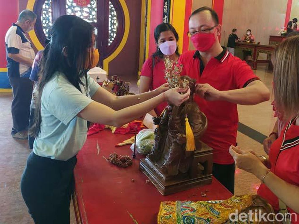 Melihat Ritual Kimsin di Klenteng Liong Hok Bio Magelang