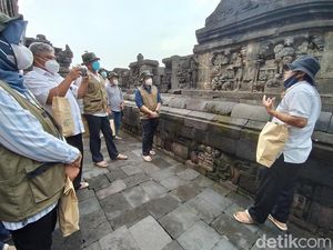 Pemakaian Sandal Upanat di Candi Borobudur Diuji Coba Hari Ini