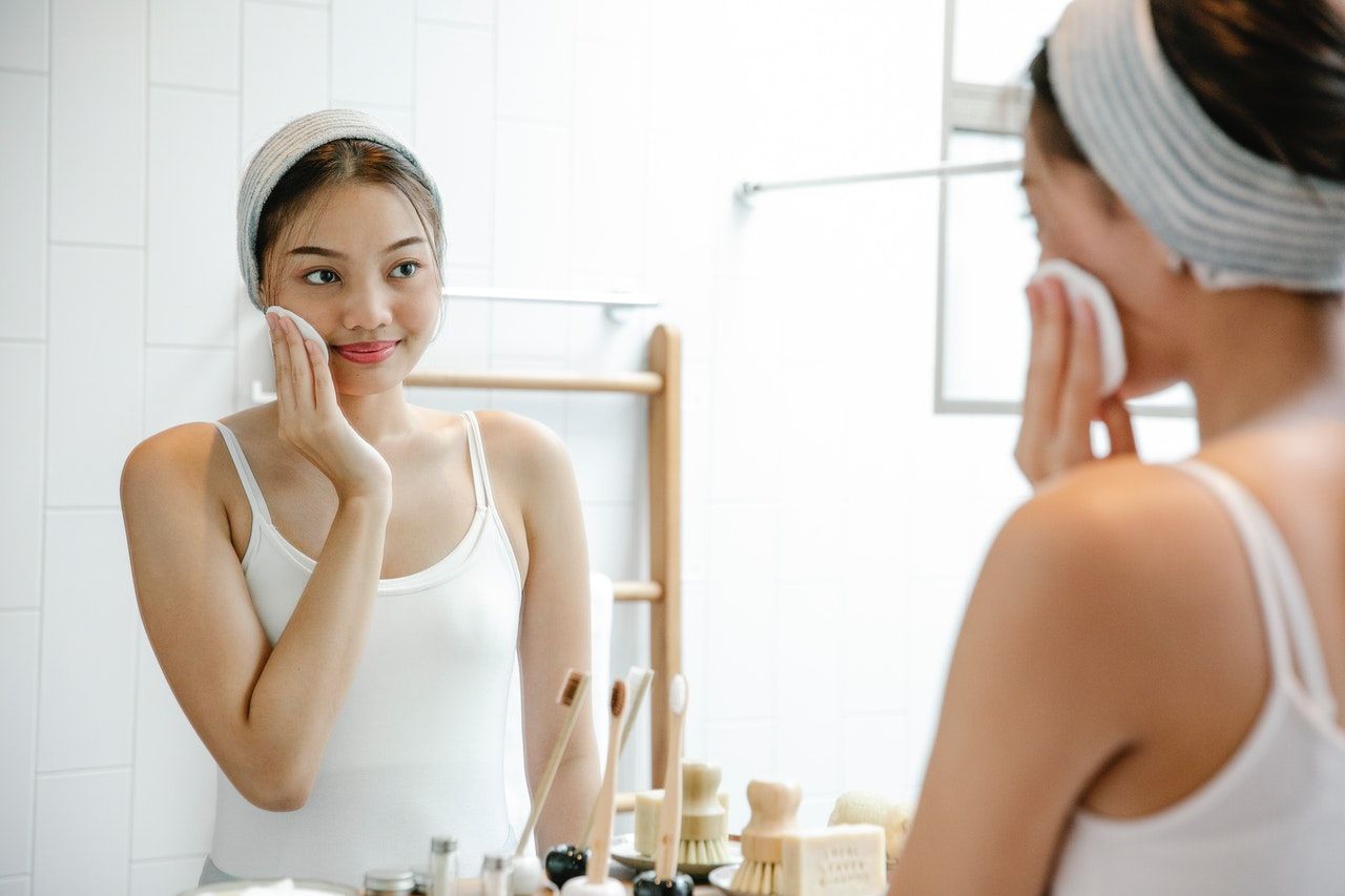 Perawatan mochi skin ala perempuan Jepang yang bikin kulit halus dan kenyal/ Foto: Pexels/ Sarah Chai