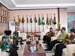 Pangdam Pattimura Pertemukan Tokoh Lintas Agama Redam Bentrok Maut di Maluku