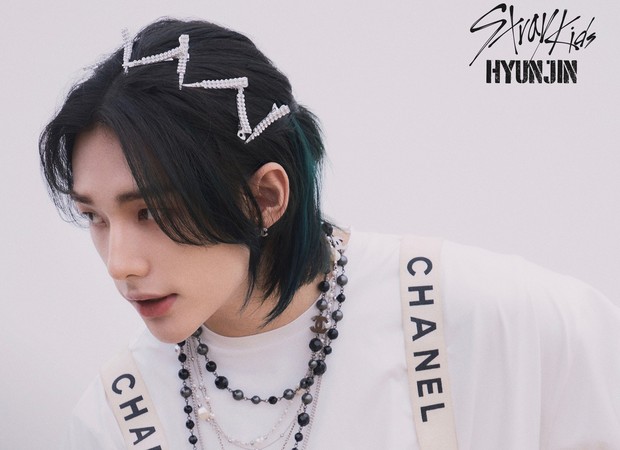 Rambut gondrong/twitter.com/Stray_Kids Rambut gondrong Hyunjin Stray Kids menjadi yang paling ikonik sepanjang tahun 2021 kemarin