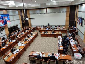 Formappi soal DPR Kerap Usir Tamu Rapat: Keras tapi Arogan! Formappi soal DPR Kerap Usir Tamu Rapat: Keras tapi Arogan!