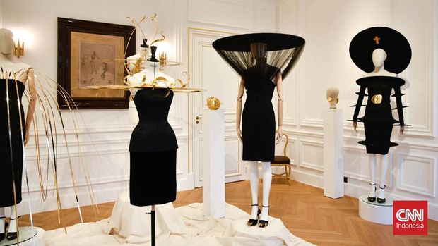 Schiaparelli Haute Couture Spring 2022. CNN Indonesia/ Fandi Stuerz