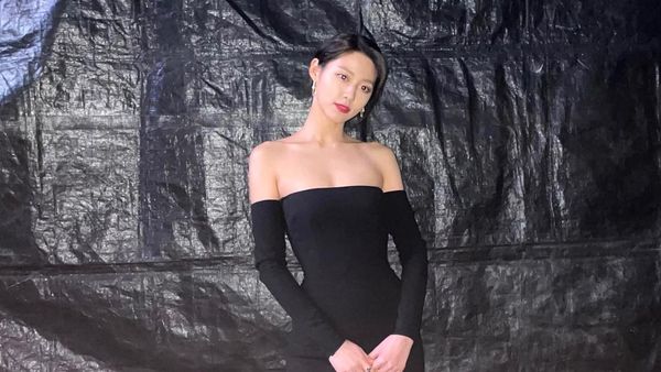 Seolhyun AOA Curi Perhatian, Seksi dengan Gaun Hitam