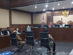 Eks Pejabat Ditjen Pajak Wawan Ridwan Didakwa Lakukan TPPU Bareng Anak