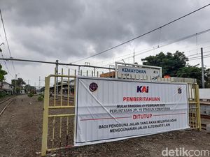 Perlintasan Sebidang Kemayoran Ditutup, KRL 12 Gerbong Bakal Lewat Perlintasan Sebidang Kemayoran Ditutup, KRL 12 Gerbong Bakal Lewat