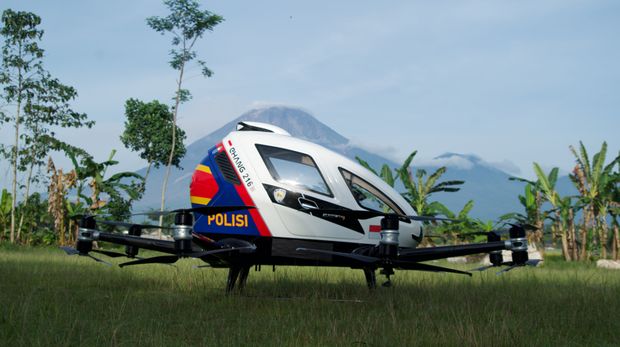 Taksi terbang EHang 216 digunakan sebagai armada bantuan Polri untuk memantau kawasan Gunung Semeru.