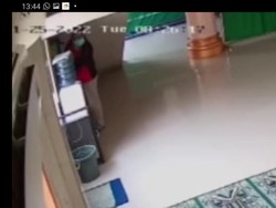 Curi Kotak Amal di Masjid Tangerang, Pria Ini Malah Tinggalkan Motornya
