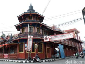 Vihara Tertua di Sukabumi Berhias Sambut Imlek Vihara Tertua di Sukabumi Berhias Sambut Imlek