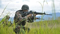 Evakuasi 2 TNI-Polri yang Gugur Saat Amankan Tarawih Diwarnai Tembakan KKB