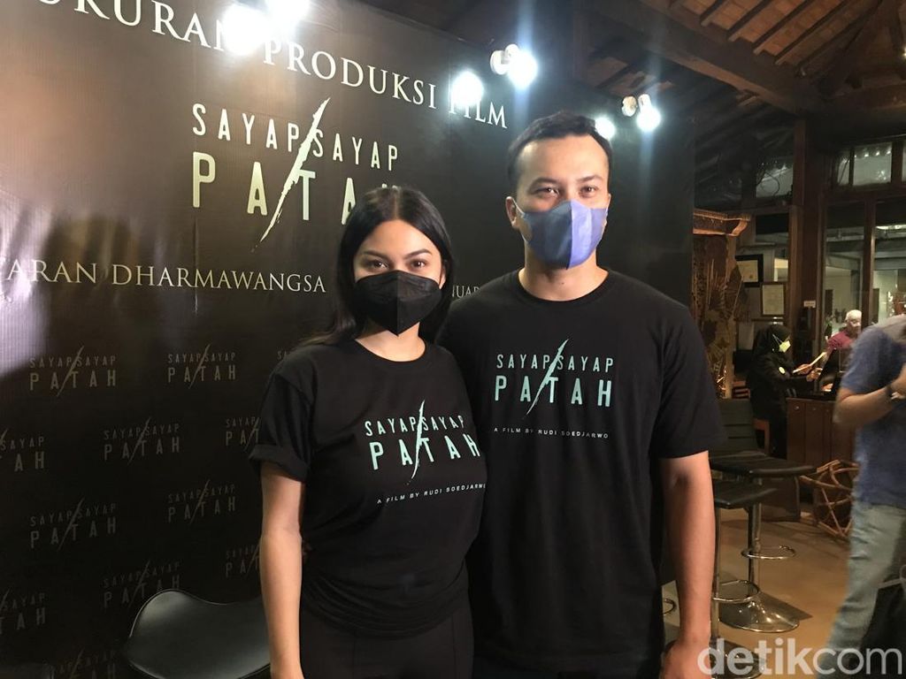 Trailer Film Sayap-Sayap Patah Bocor di TikTok Trailer Film Sayap-Sayap Patah Bocor di TikTok