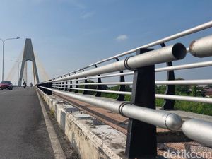 Besi Pagar Jembatan Siak IV Dicuri, Pemko-Lurah Diminta Pasang Mata