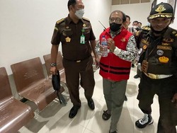 Buronan Asal Sumut Dibekuk Jaksa di Bandung Saat Antar Anak Kuliah