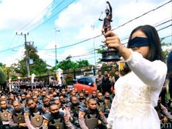 Foto: Demo Mahasiswa ULM Gegara Polisi Pemerkosa Mahasiswi Dihukum Ringan