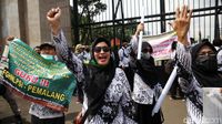 Minta Jangan Di-PHP-in, Guru Honorer Geruduk DPR