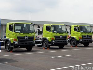 Hino Curhat Masih Terganggu Truk Impor China