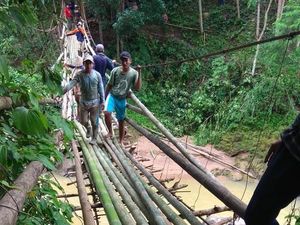 Jembatan Cinangga Lebak Memprihatinkan, DPUPR: Warga Sabar Dulu Jembatan Cinangga Lebak Memprihatinkan, DPUPR: Warga Sabar Dulu