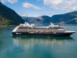 Ingin Berlayar dengan Kapal Pesiar Mewah? Booster Dulu Ya...