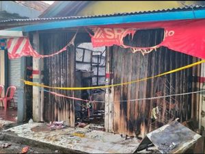 Toko Kelontong di Sukabumi Ludes Terbakar