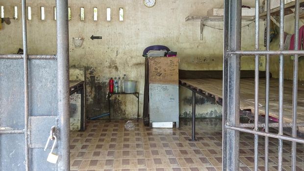 Suasana kerangkeng manusia yang berada di kediaman pribadi Bupati Langkat nonaktif Terbit Rencana Peranginangin di Desa Raja Tengah, Kecamatan Kuala, Kabupaten Langkat, Sumatera Utara, Rabu (26/1/2022). ANTARA FOTO/Dadong Abhiseka/Lmo/aww.