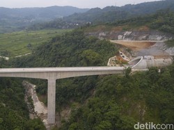 Kok Bisa Proyek Kereta Cepat JKT-BDG Bengkak Sampai Rp 24 T?