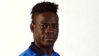Setelah hampir empat tahun absen, Mario Balotelli akhirnya dipanggil lagi ke Timnas Italia. (Foto: Getty Images/Claudio Villa)