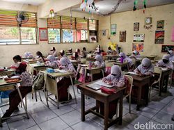 DKI Siap Terapkan PTM 100%, Tunggu Regulasi dari Pusat