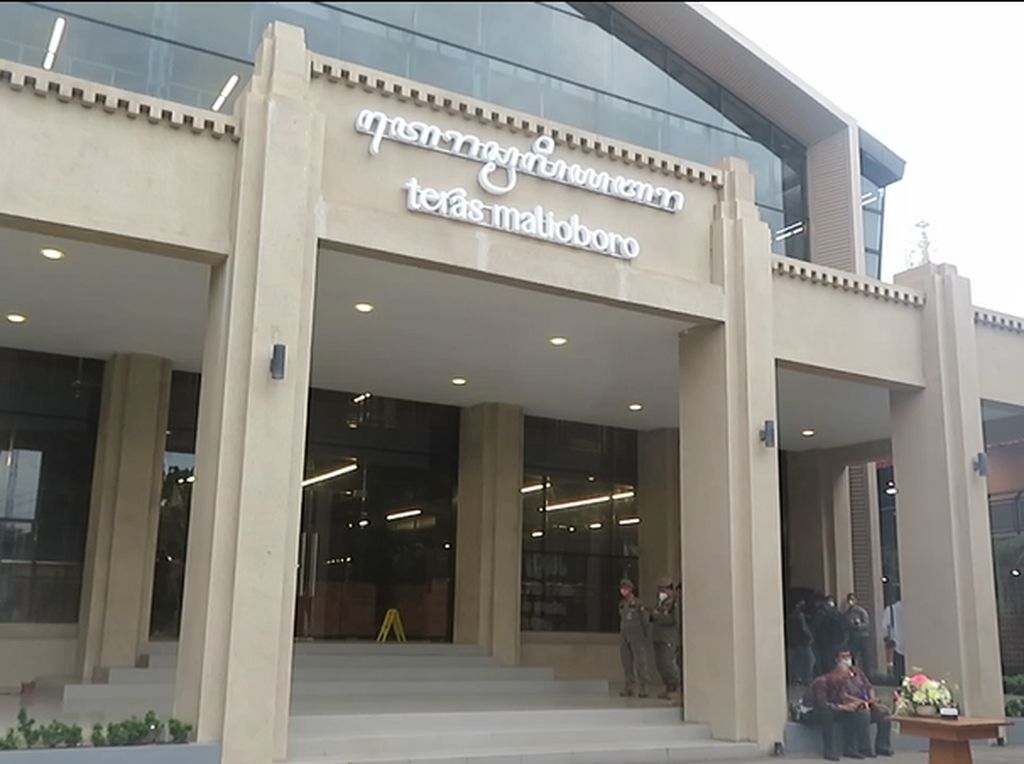 Melihat Teras Malioboro, Lokasi Baru Bagi PKL Malioboro Melihat Teras Malioboro, Lokasi Baru Bagi PKL Malioboro