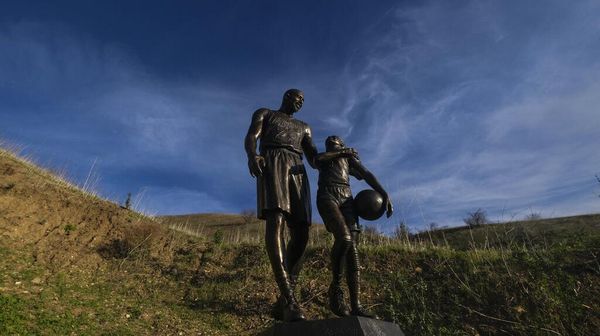 Mengenang 2 Tahun Kepergian Kobe Bryant dari Lokasi Kecelakaan