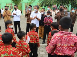 Pesan Trenggono ke Anak-anak Biar Pintar: Harus Makan Ikan!