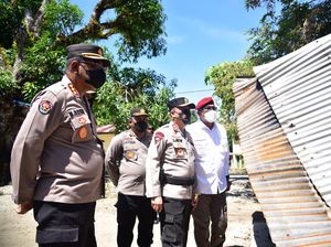 Momen Kapolda Maluku Kunjungi Pengungsi Kariuw di Aboru