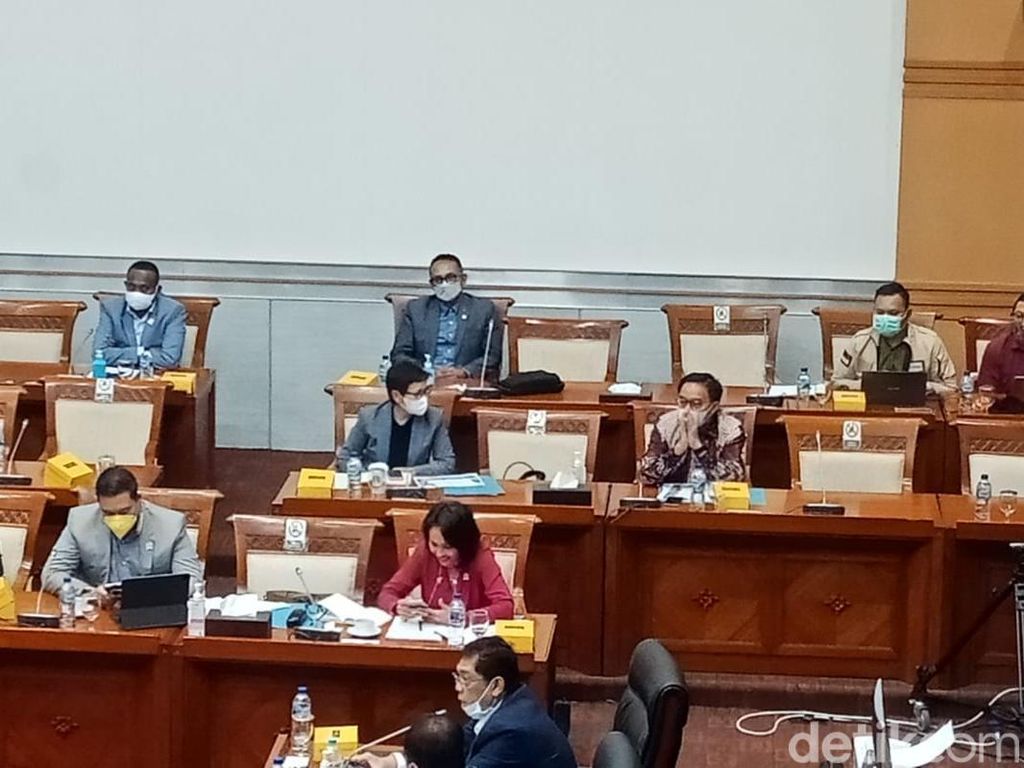Nurul Arifin Hadir, Rapat Komisi I DPR-Prabowo Diselingi Belasungkawa