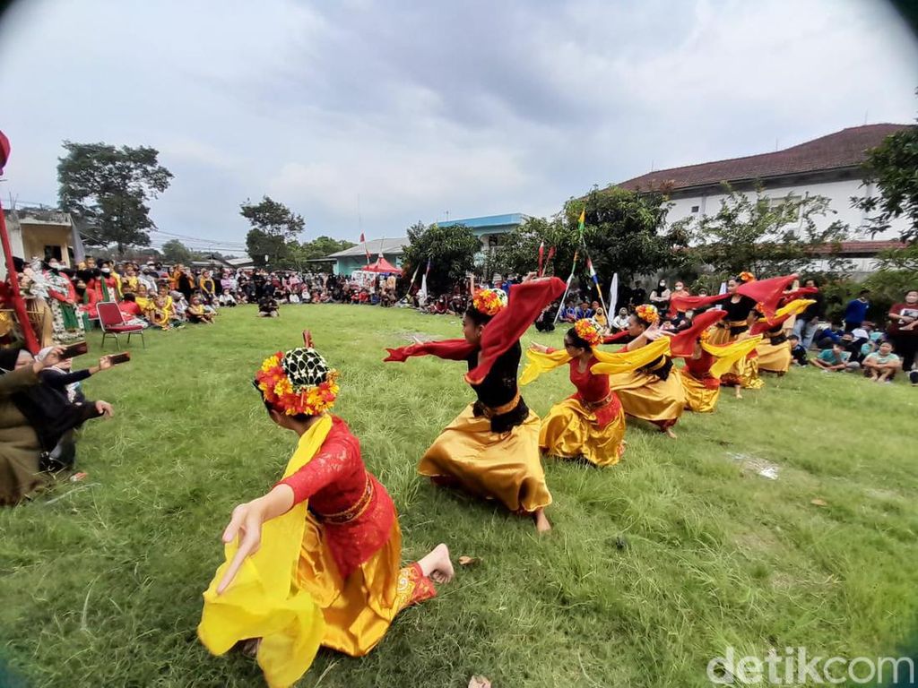 Bangga Jadi Orang Sunda, Seniman Muda Sumedang Unjuk Gigi Ragam Kesenian