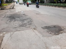 detikcom Do Your Magic: Jl DI Panjaitan yang Sering Tergenang Menanti Perbaikan