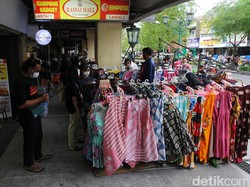 PKL Malioboro Direlokasi, Wisatawan: Ada yang Hilang, tetapi Ada Pula Harapan