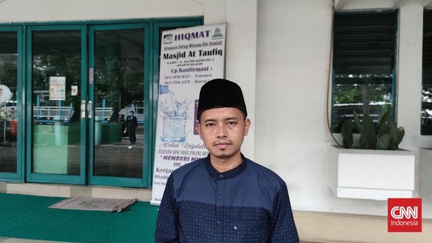 Samin (29), penjaga masjid di bilangan Guntur, Jakarta Selatan.