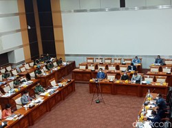 Komisi I DPR Setujui Penjualan Eks KRI Teluk Penyu-KRI Teluk Mandar