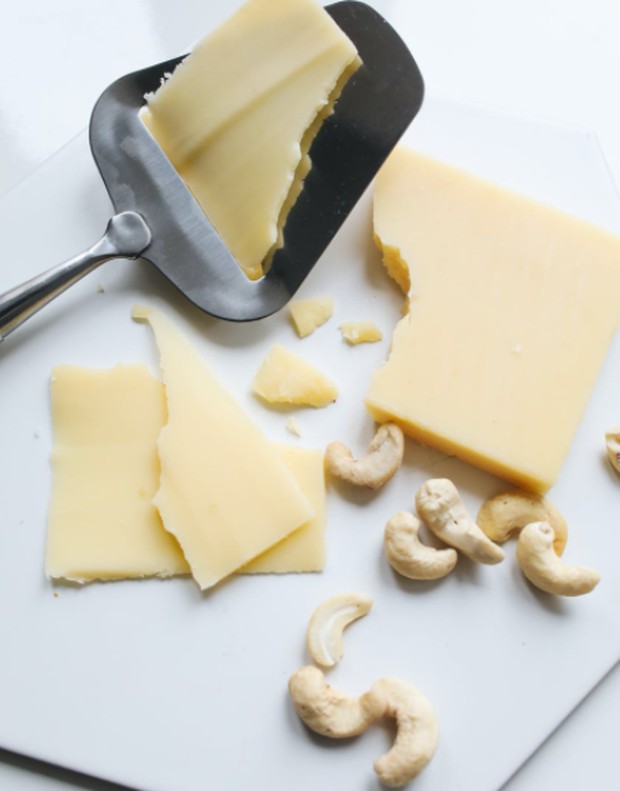 Susu dan Keju/Foto : pexels.com/Polina Tankilevitch Susu dan Keju