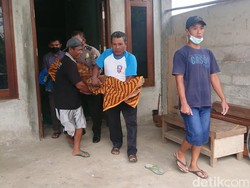 Terjatuh Saat Perbaiki Atap Rumah, Tukang Bangunan di Tulungagung Tewas