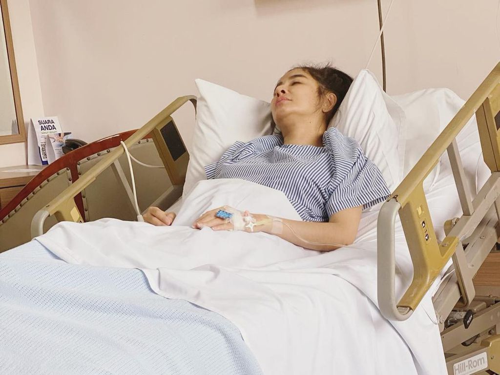 Hamil Anak ke-2 Uut Permatasari Masuk Rumah Sakit