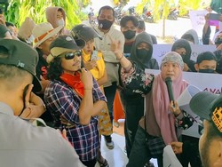 Beredar Edaran Ortu Tanggung Risiko Usai Anak Divaksin, Warga di Bone Protes