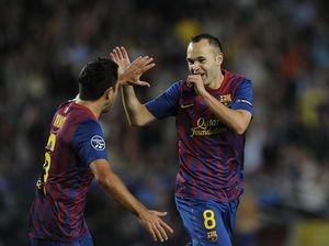 Xavi Ajak Iniesta Balik ke Barcelona