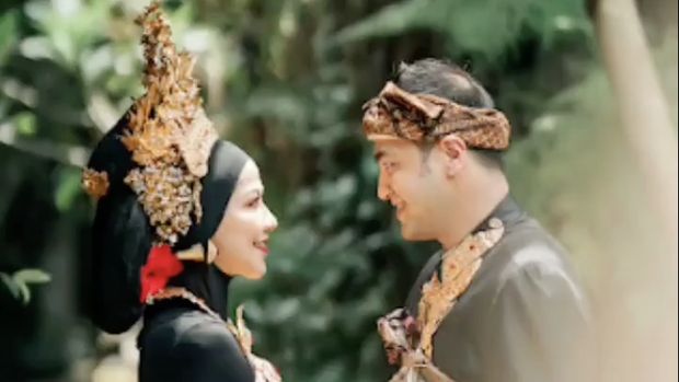 10 Potret Mesra Venna Melinda dan Ferry Irawan Saat Makan Bareng
