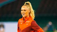 Foto: 8 Gaya Glamour Pesepak Bola Wanita Swiss yang Kecantikannya Bak Barbie