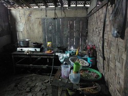 Perjuangan Pengurus Panti Asuhan yang Dindingnya Bolong Demi Anak Yatim Piatu