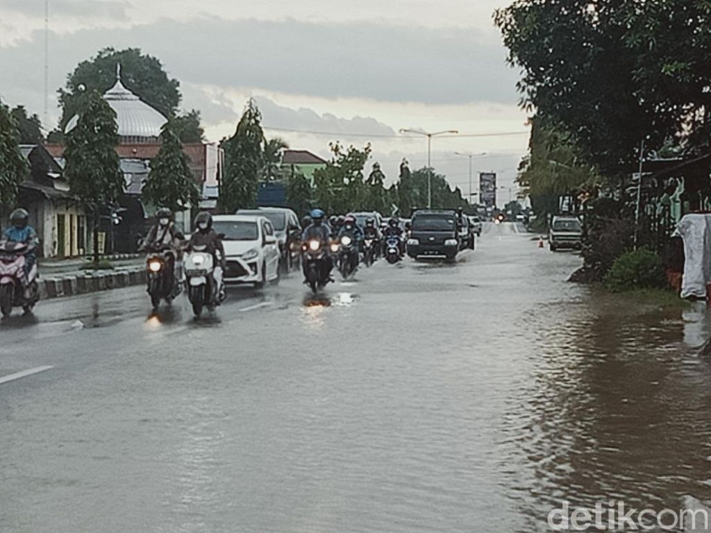 Saluran Meluap, Jalan Jogja-Solo Delanggu dan SDN Bowan Kebanjiran