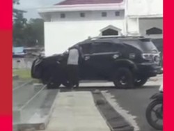 Heboh Video Pemobil Dituding Mesum Kabur Saat Dihampiri Warga di Bengkulu