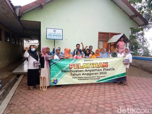 Tas Buatan Ibu-ibu Desa Selur Ponorogo Diberi Nama Macan Ternak Tas Buatan Ibu-ibu Desa Selur Ponorogo Diberi Nama Macan Ternak